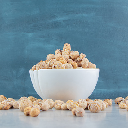 Freshly harvested makahana in a bowl